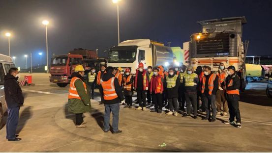 長沙太空金路橋材料有限公司,雙鋼輪壓路機(jī),福格勒瀝青攤鋪機(jī),AC系列,AF系列,SBS系列