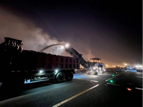 長沙太空金路橋材料有限公司,雙鋼輪壓路機(jī),福格勒瀝青攤鋪機(jī),AC系列,AF系列,SBS系列